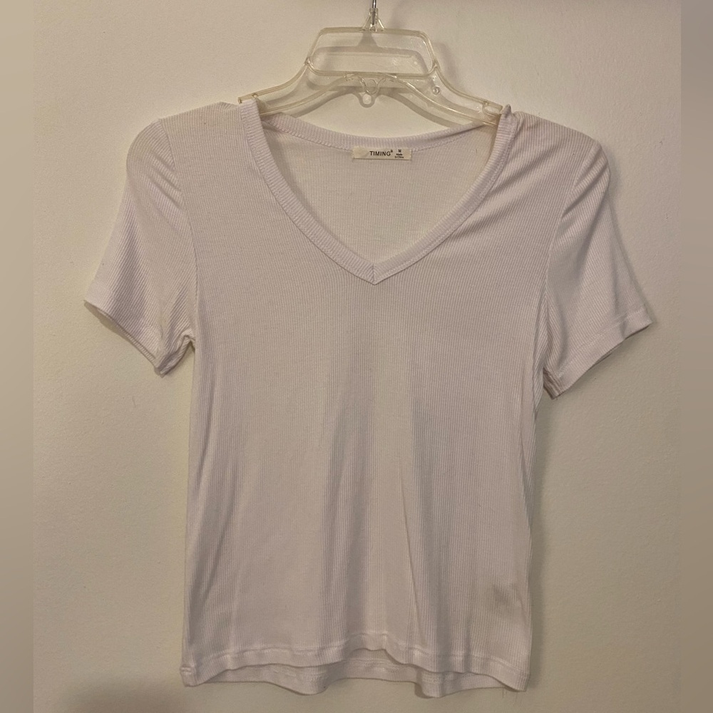 White v neck t shirt